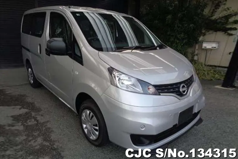 Nissan / NV200 2026