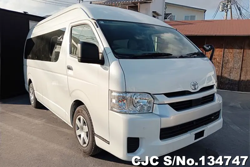 Toyota / Hiace 2023