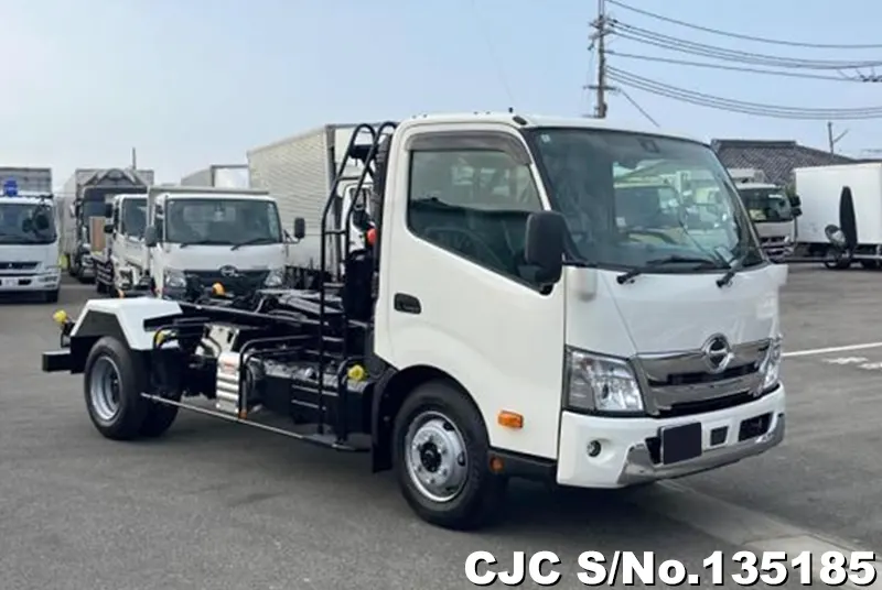 Hino / Dutro 2025