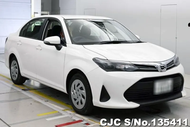 Toyota / Corolla Axio 2025