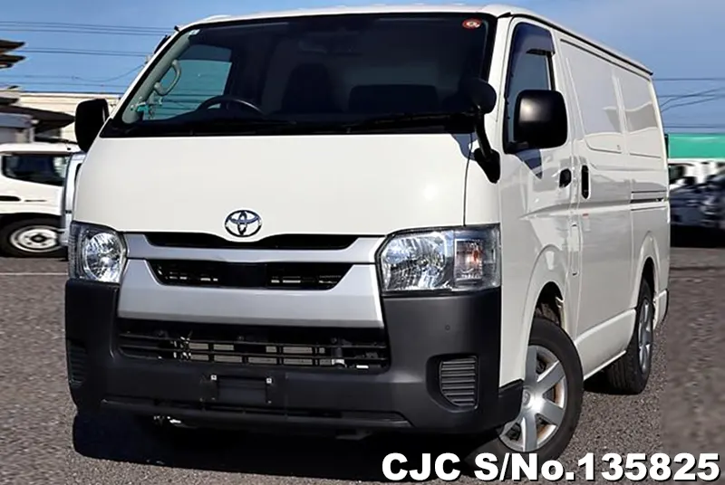 Toyota / Hiace 2023
