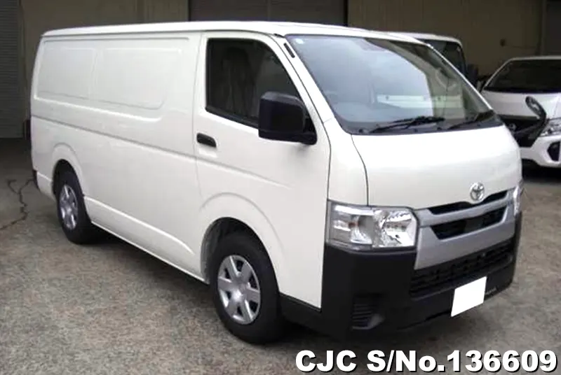 Toyota / Hiace 2026