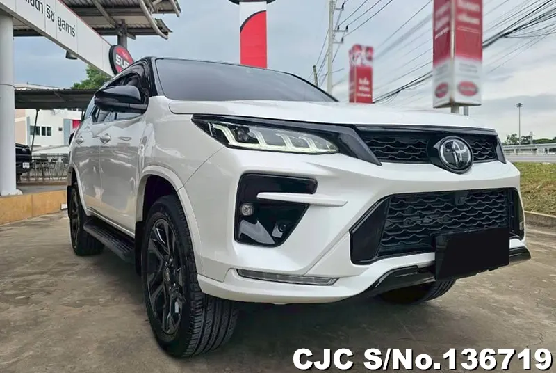 Toyota / Fortuner 2024