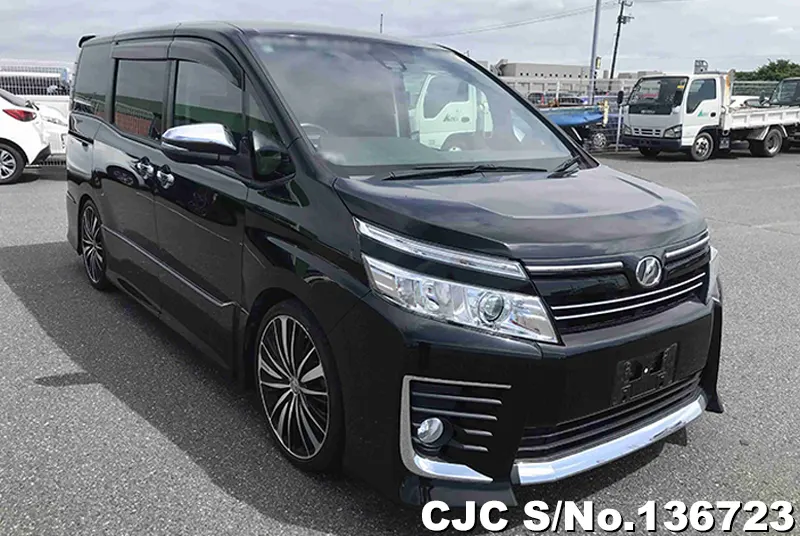 Toyota / Voxy 2016