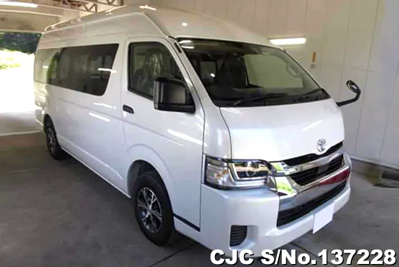 Toyota / Hiace 2026
