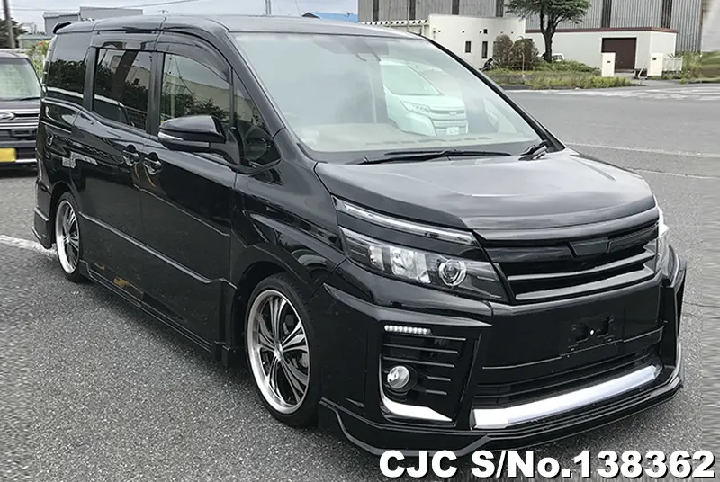 Toyota / Voxy 2016